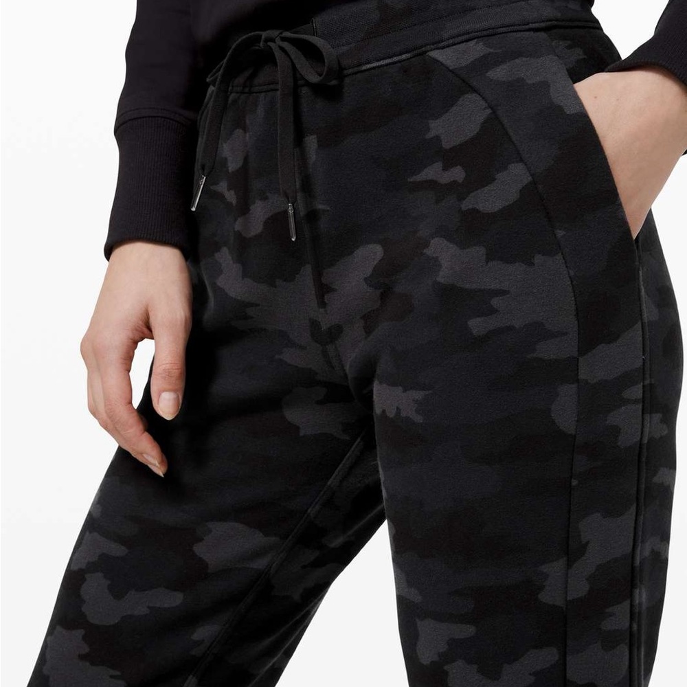 Lululemon scuba 28” sweatpants*NEVER WORN*